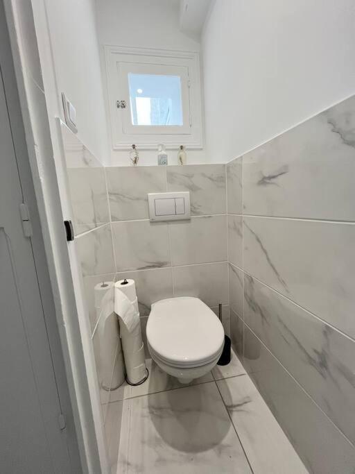 Appartement Renove - Wifi - Jardin - Centre De Niort Kültér fotó